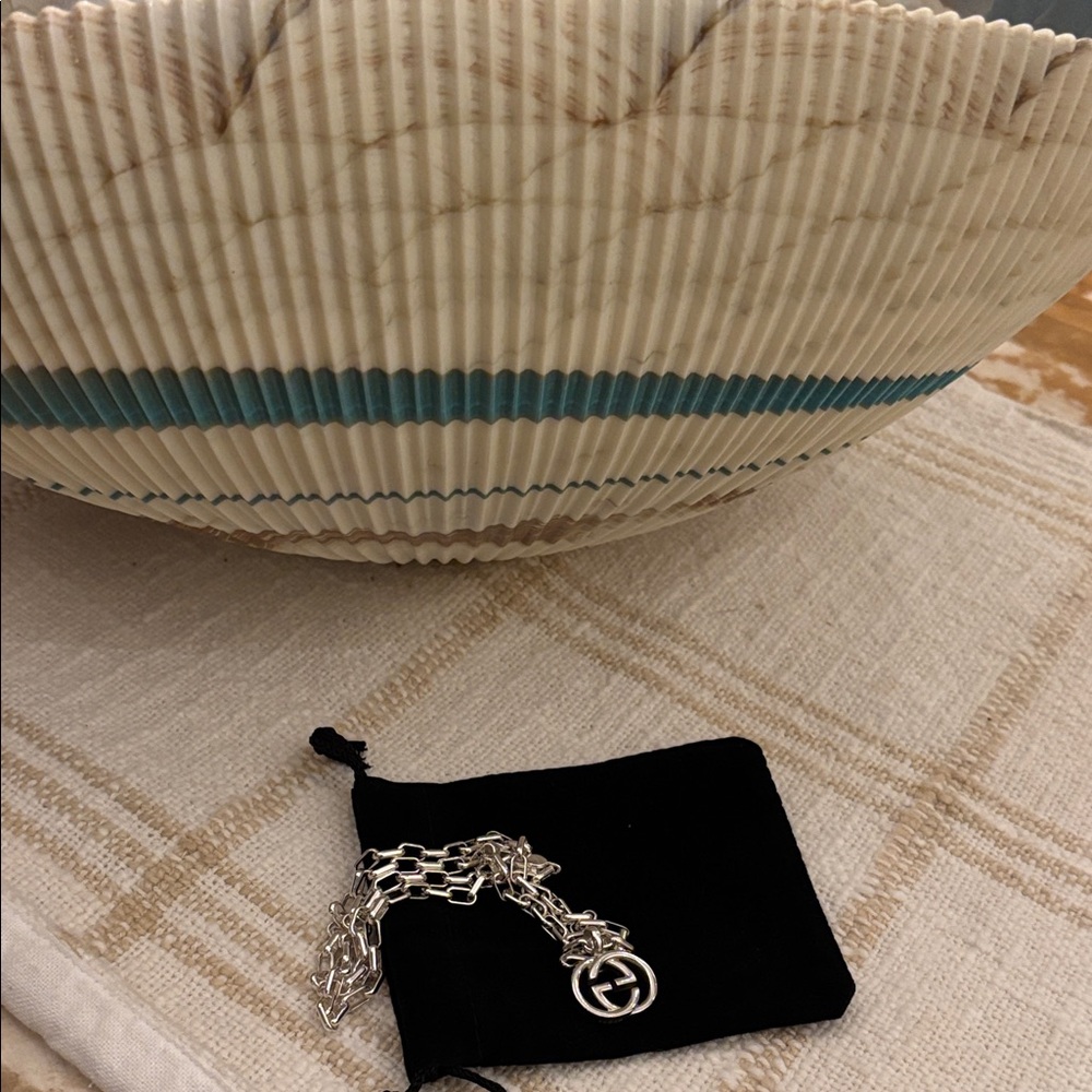 Gucci Silver Chain Bracelet with Logo Charm .925 silver